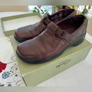 Clarks shoes - brown leather, 8 1/2 M